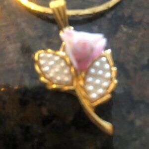Vintage American Showcase Rose Gold Tone Necklace